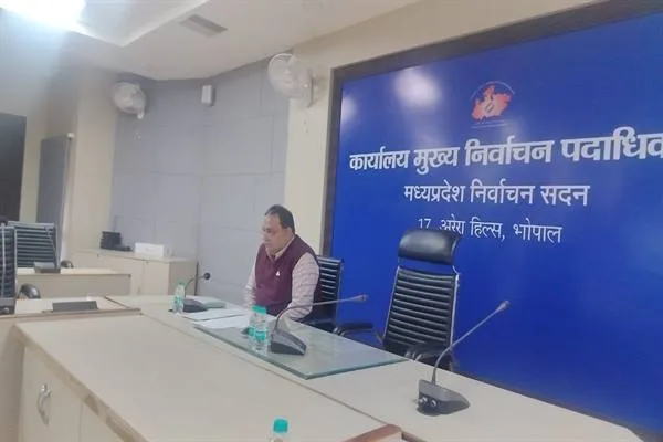 सभी ईआरओ अपने सुपरवाइजर व बीएलओ से निरंतर संवाद कर शंकाओं और समस्याओं का करें निराकरण