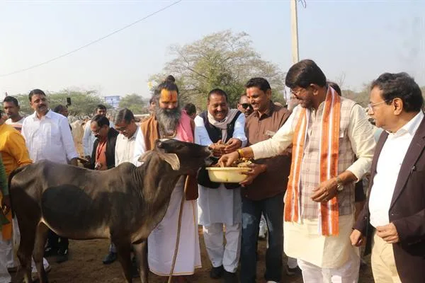 प्रदेश में अधिक से अधिक बनें स्वावलंबी गो-शालाएँ : राज्यमंत्री श्री पटेल