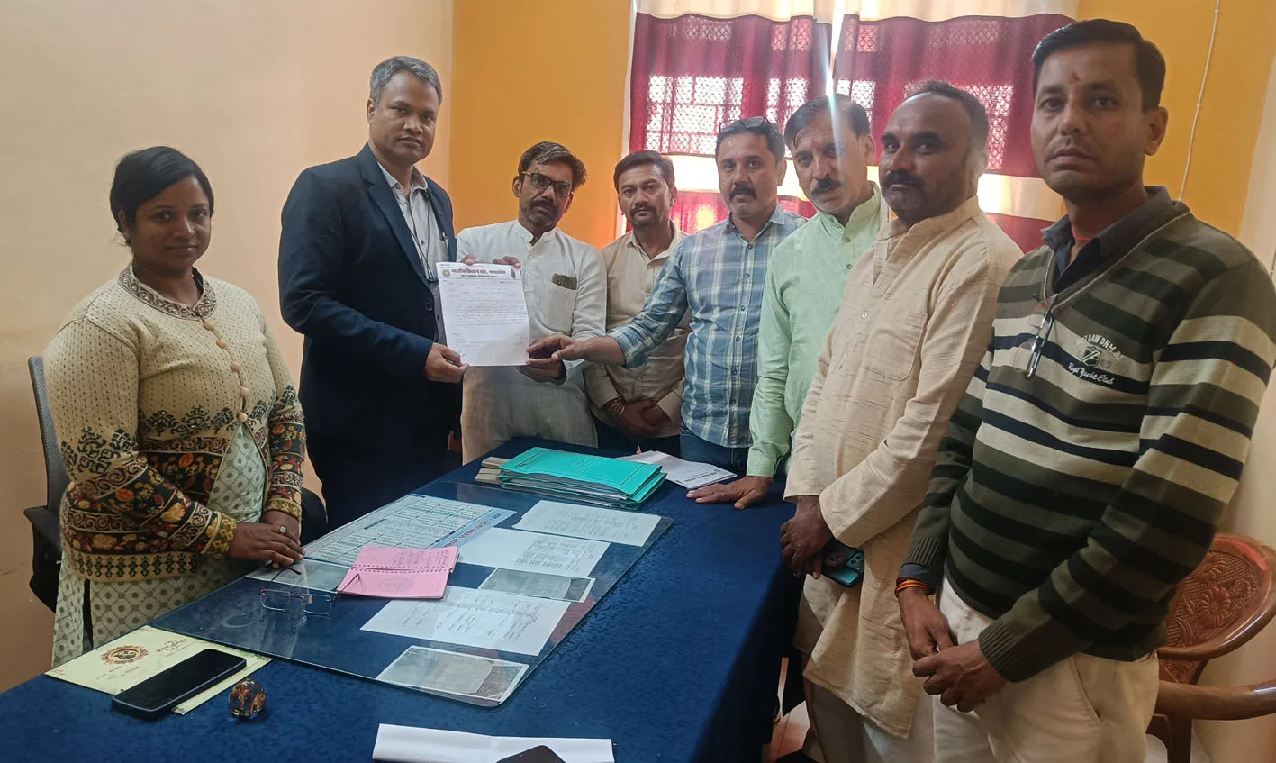 भाकिसं ने तहसीलदार को सौंपा ज्ञापन
