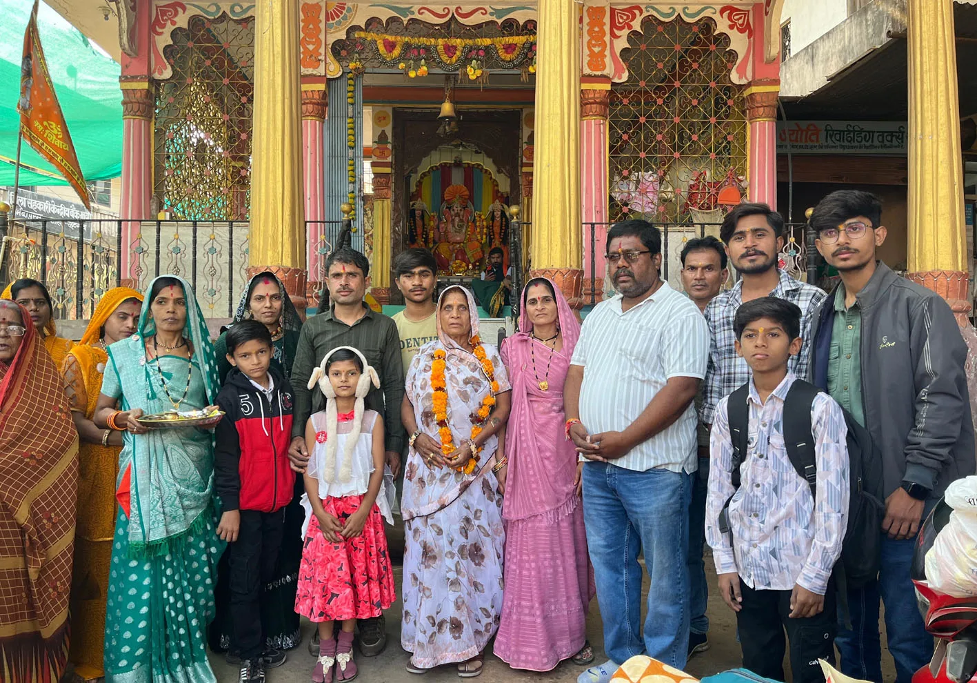 नर्मदा परिक्रमा पर निकले श्रद्धालू