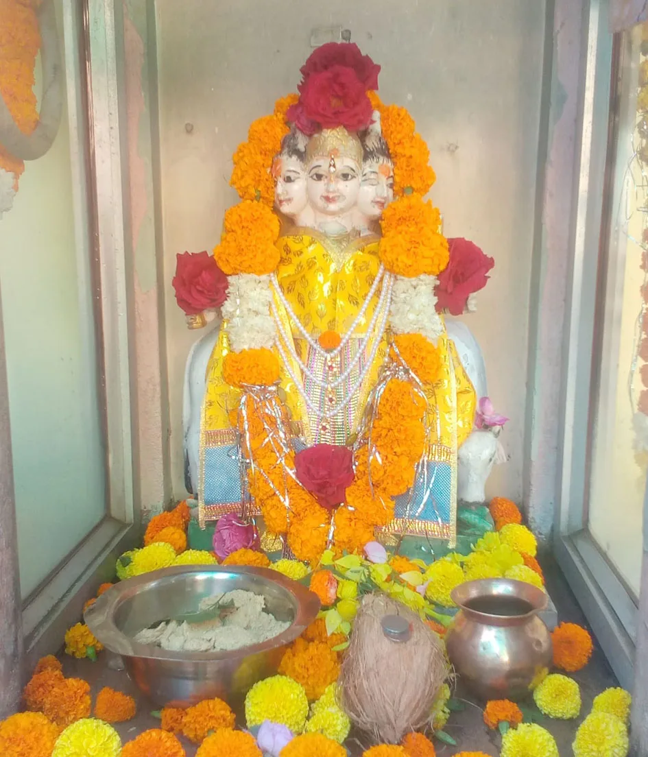 प्राचीन गुप्तेश्वर मंदिर में दत्तात्रेय जयंती पर हुआ विशेष पूजन