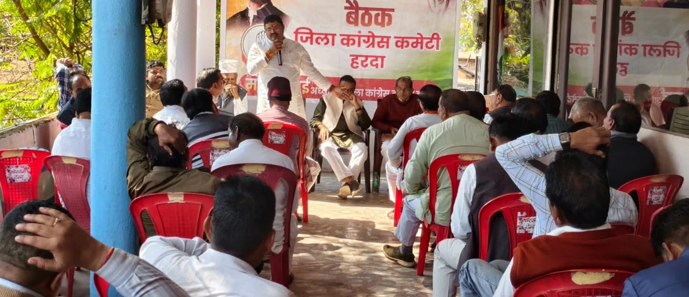 कांग्रेसजनों ने मनाया पार्टी का 140वां स्थापना दिवस  