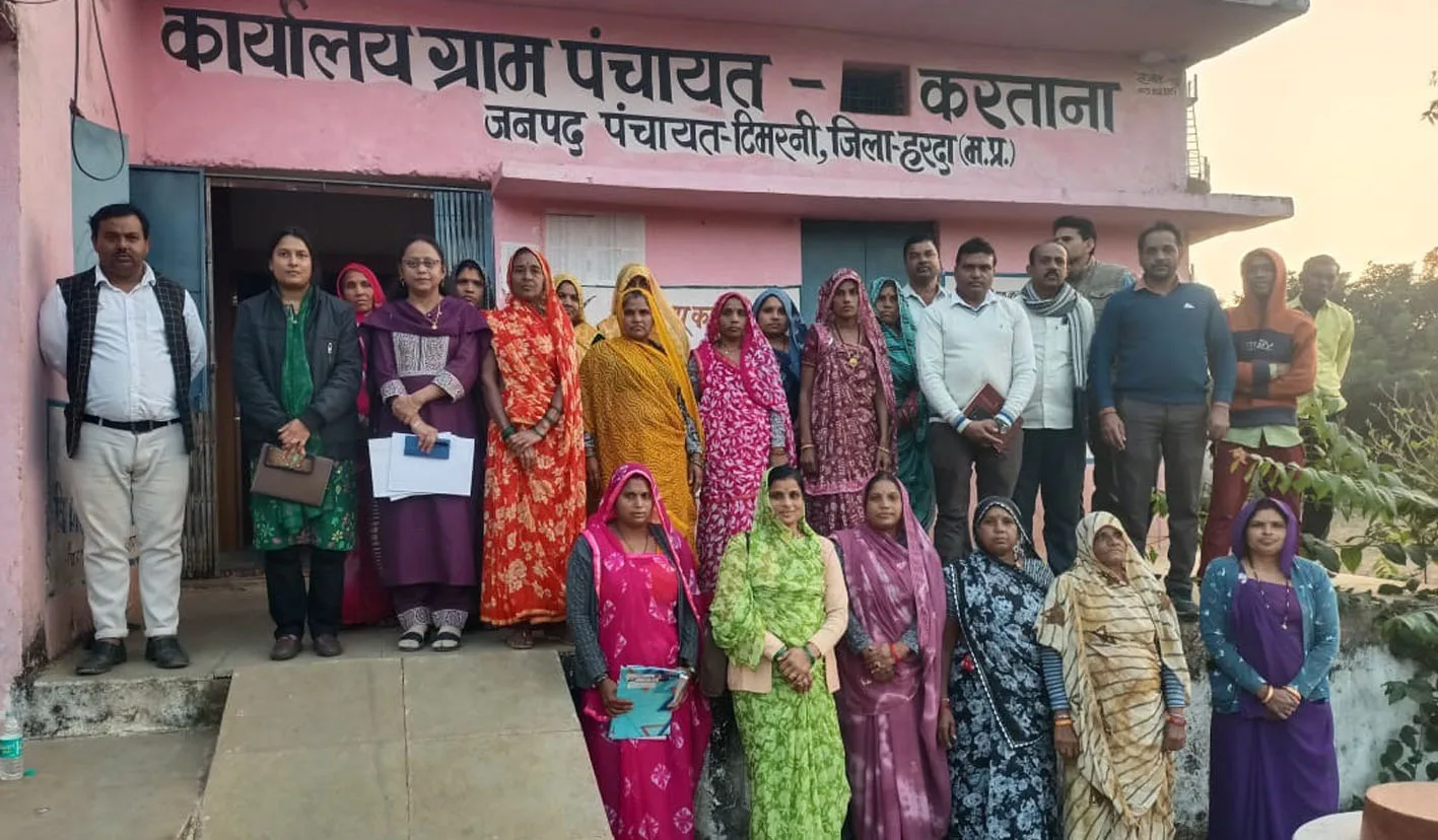 महिला समूह चला रहे नल-जल योजना