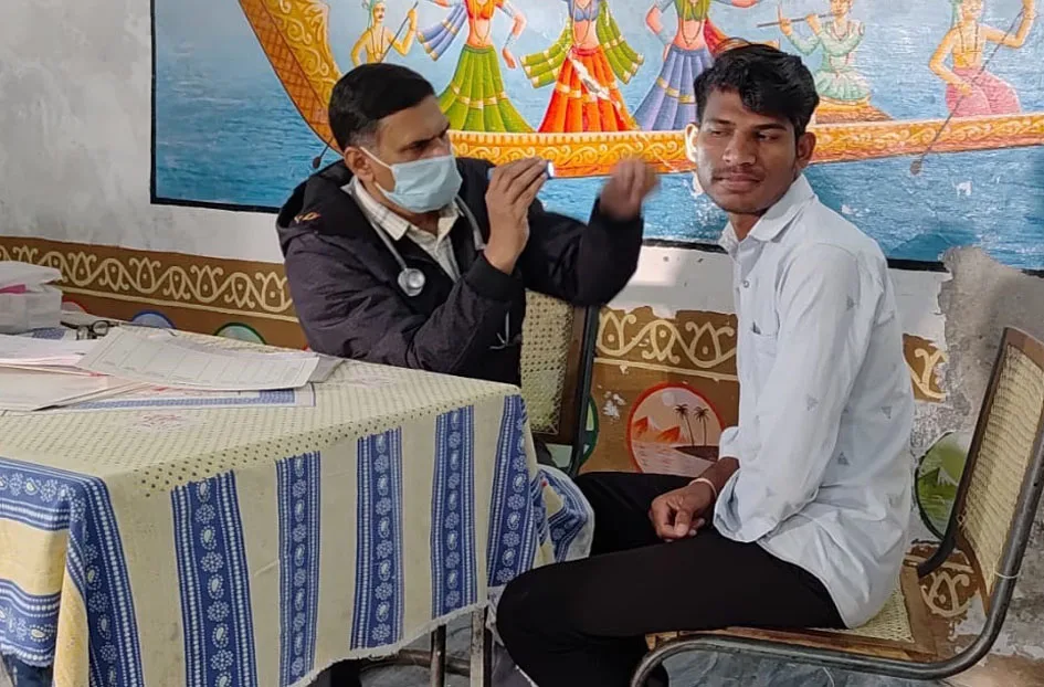 छात्रावासी विद्यार्थियों का किया स्वास्थ्य परीक्षण  