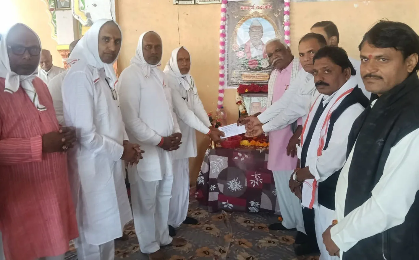 स्व. गौर की स्मृति में विभिन्न संस्थाओं को  दिया आर्थिक सहयोग