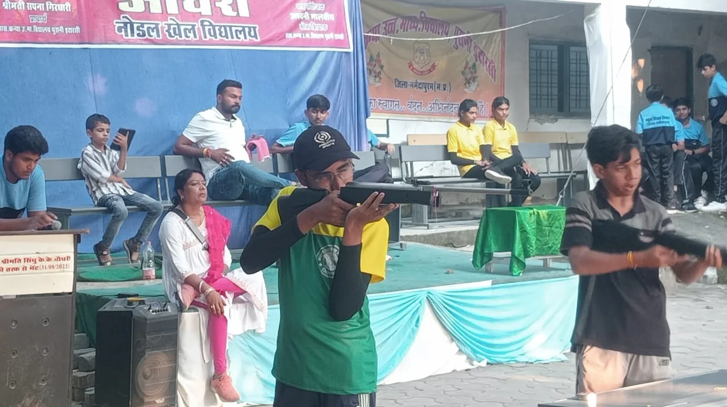 दिव्यांश का एयर राइफल शूटिंग में राज्य स्तर के लिए चयन