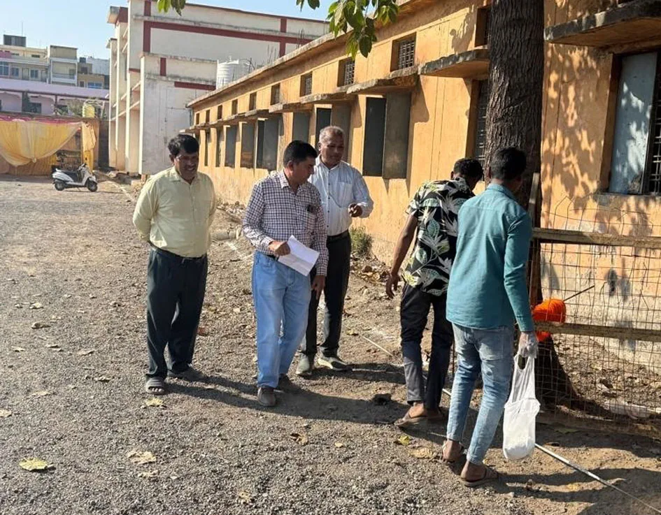 स्वदेशी मेले के लिए मेला ग्राउंड पर दुकानों का ले-आउट डाला  