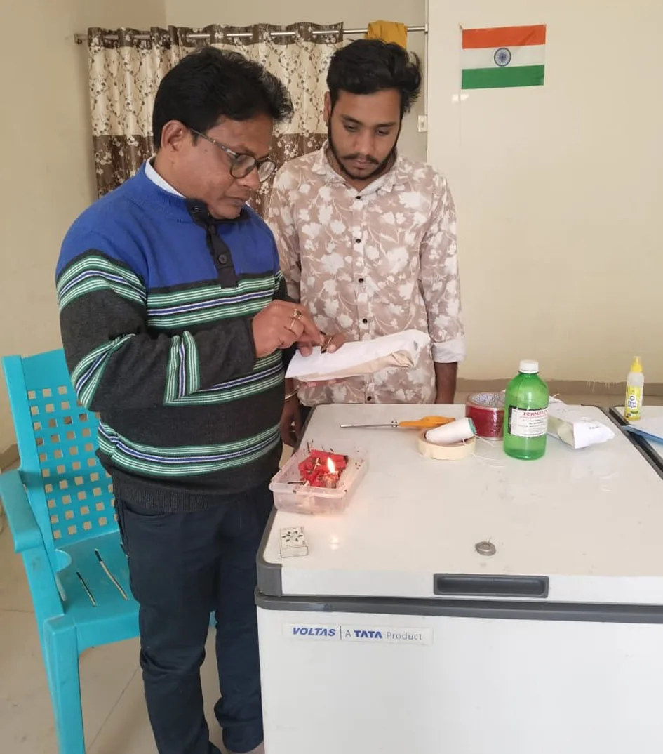 डेयरी प्रतिष्ठानों का निरीक्षण कर दूध के सैम्पल लिए