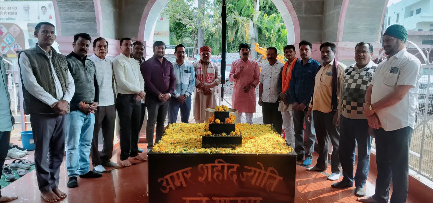 माल्यार्पण कर मनाई नेताजी सुभाष चंद्र बोस की जयंती