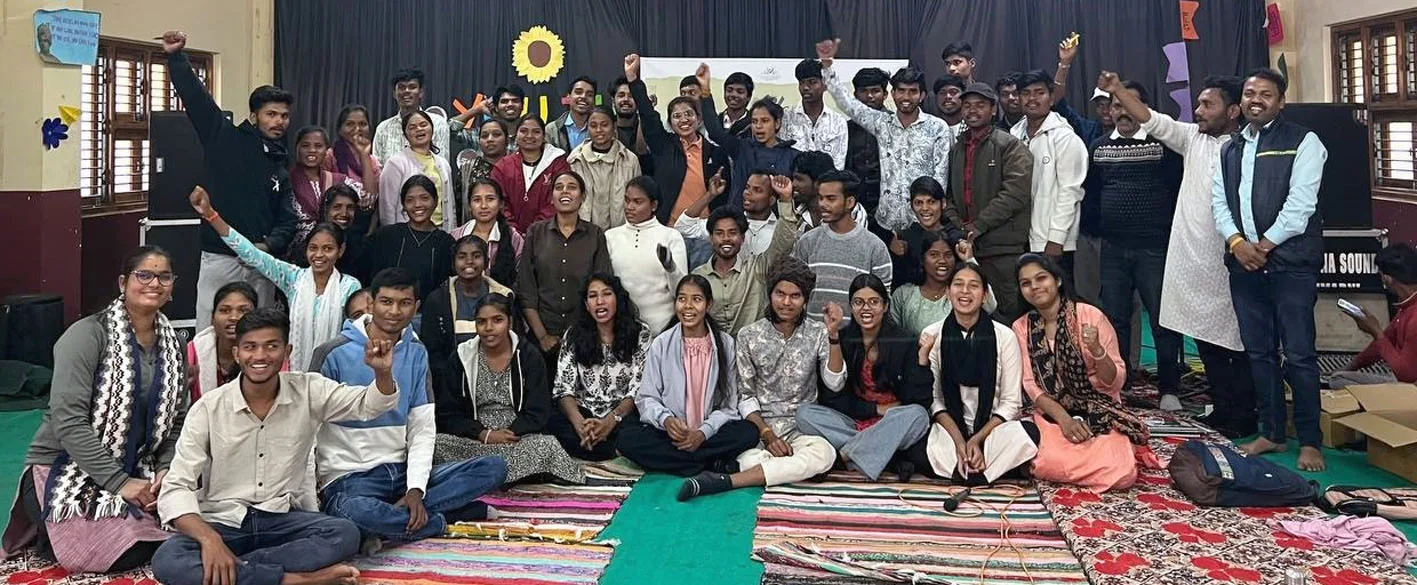 युवा दिवस पर साहित्य, कला और कौशल पर हुआ युवा संवाद