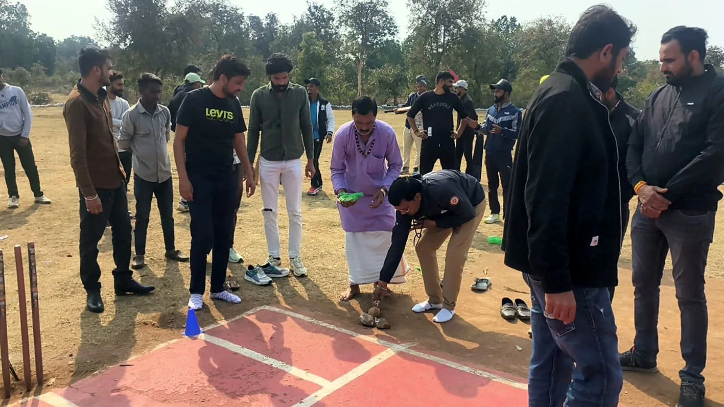 कमल फैंस क्लब हरदा खिरकिया ने 10 रनों से जीता मुकाबला