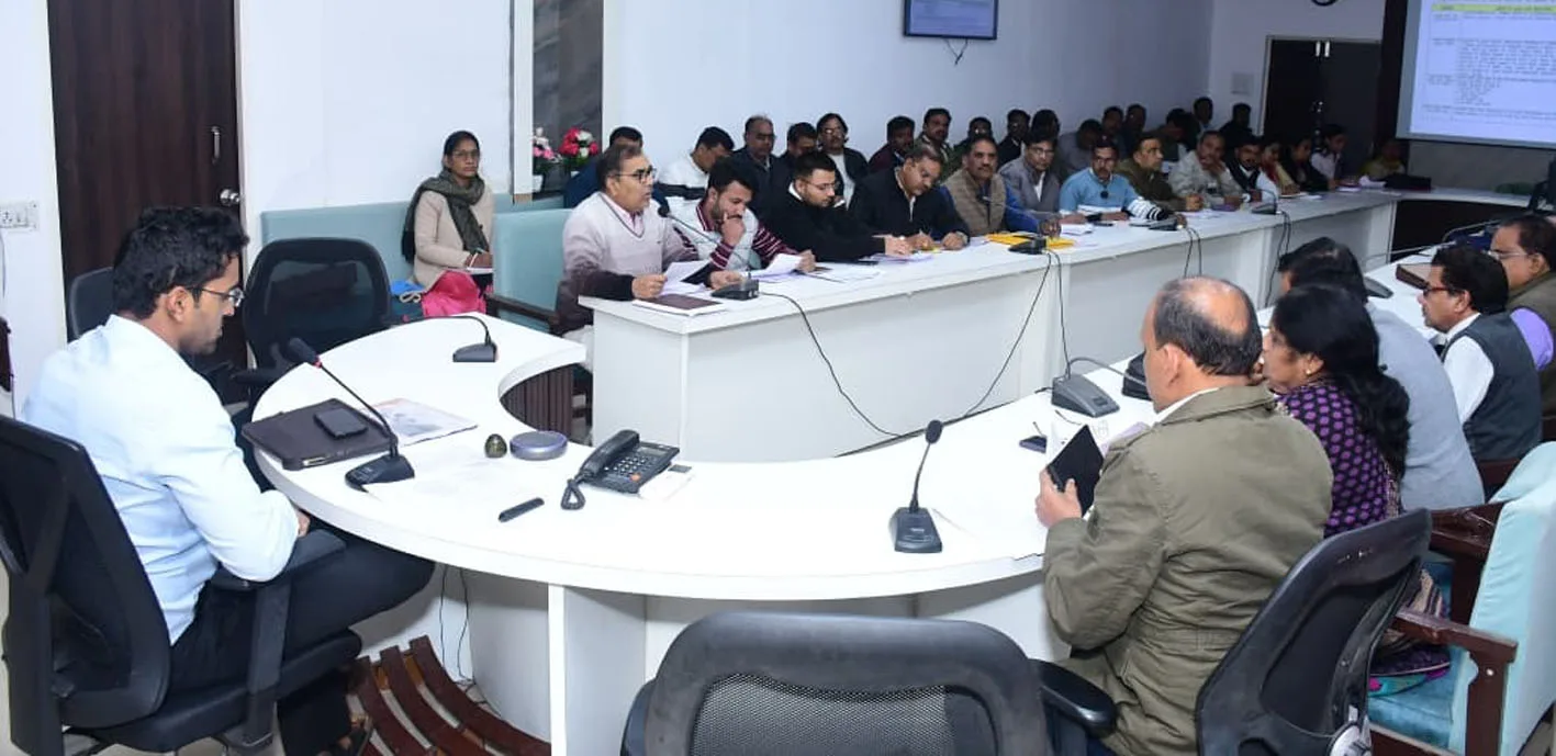 स्वयं के बच्चों की तरह विद्यार्थियों को शिक्षित करें अध्यापक