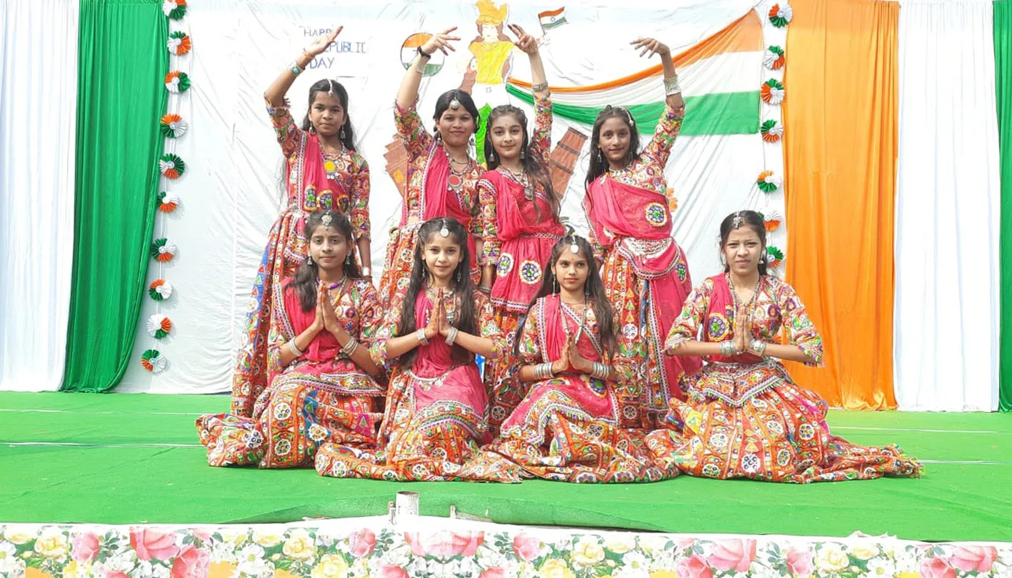 महर्षि ज्ञानपीठ में धूमधाम व गरिमा के साथ मनाया गणतंत्र दिवस