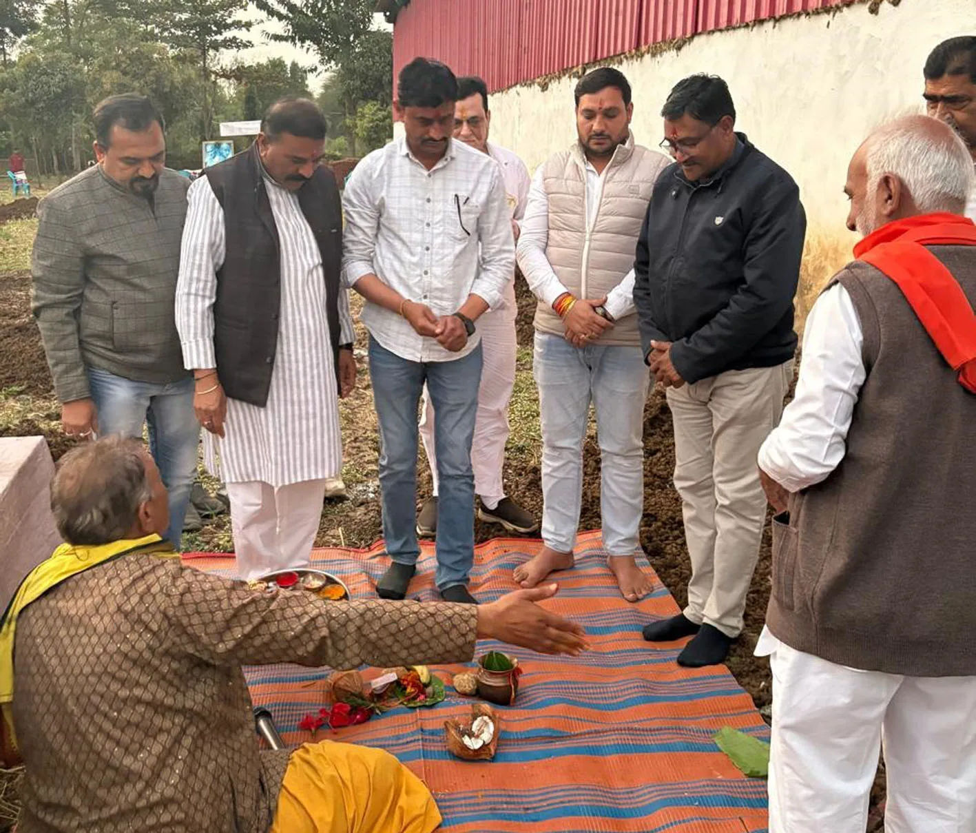 दयोदय गौशाला में परमार्थ भूसा गृह का भूमिपूजन  