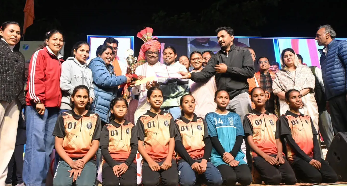 सांसद खेल महोत्सव में जिले का नाम रौशन करने वाले खिलाड़ियों को किया सम्मानित
