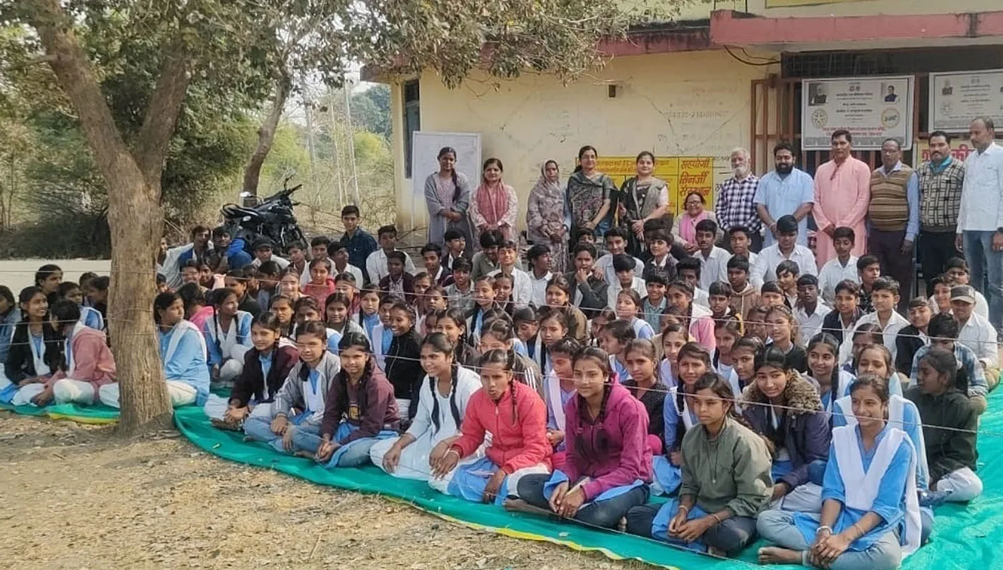 अबगांव खुर्द में आनंद उत्सव के तहत हुए कार्यक्रम