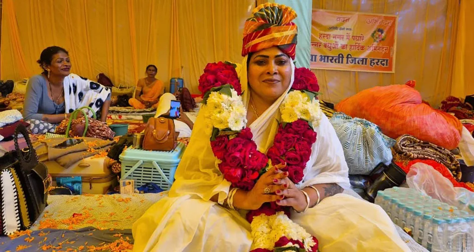 किन्नर समुदाय के गुरु का हुआ राज्याभिषेक