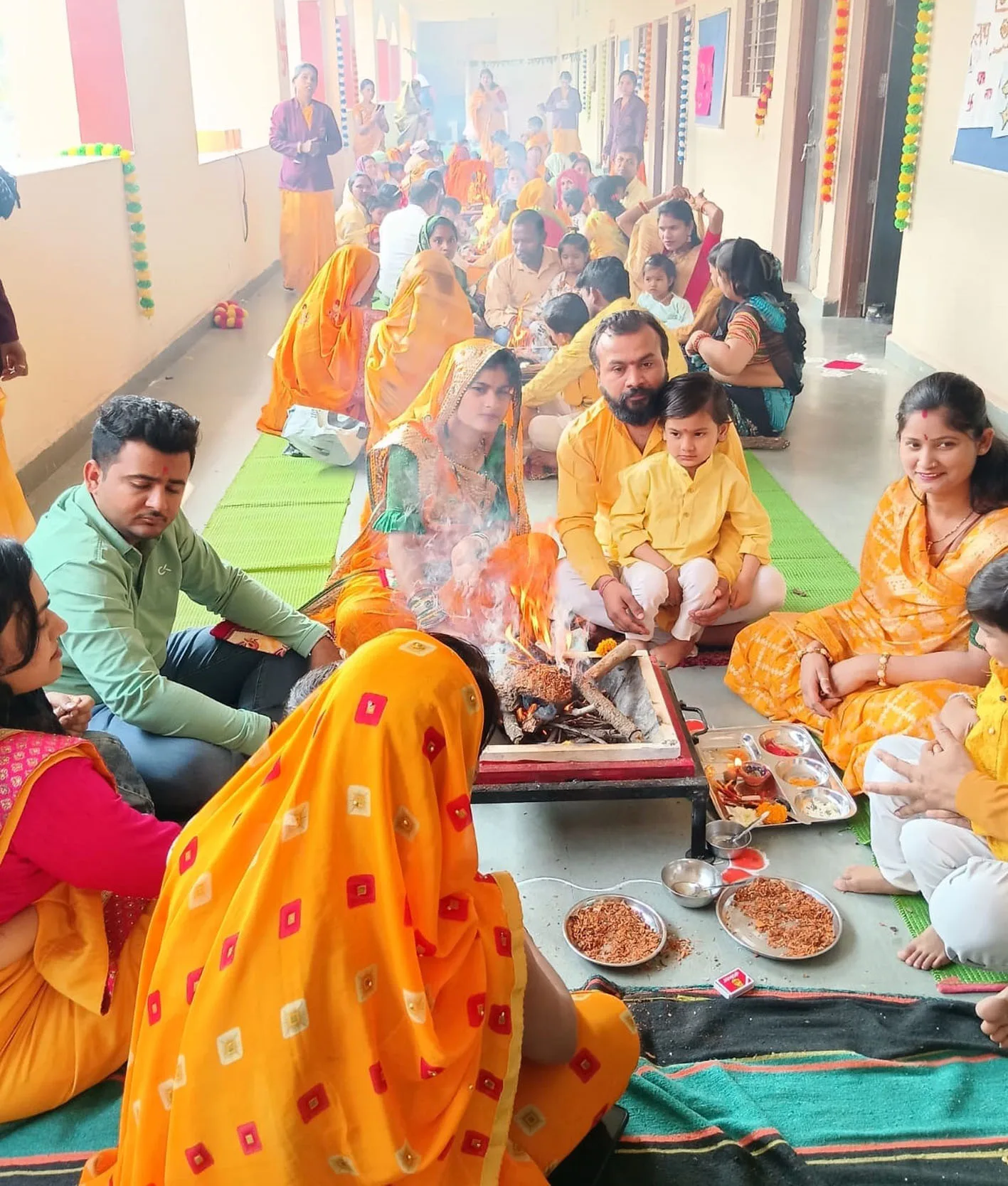 सरस्वती शिशु मंदिर में विद्यारंभ संस्कार और वैदिक यज्ञ-हवन का आयोजन