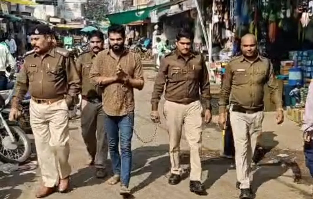 अड़ीबाज के खिलाफ मामला दर्ज, जुलूस भी निकाला
