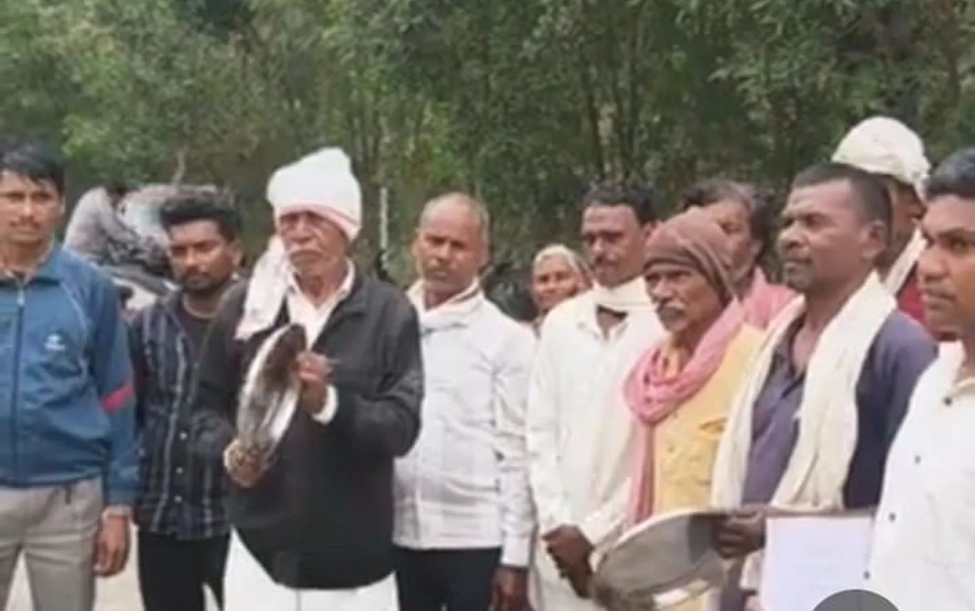 अनोखा प्रदर्शन ….
