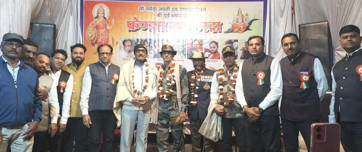 फ्रेंड्स गु्रप के कलाकारों ने दी गीतों की प्रस्तुति