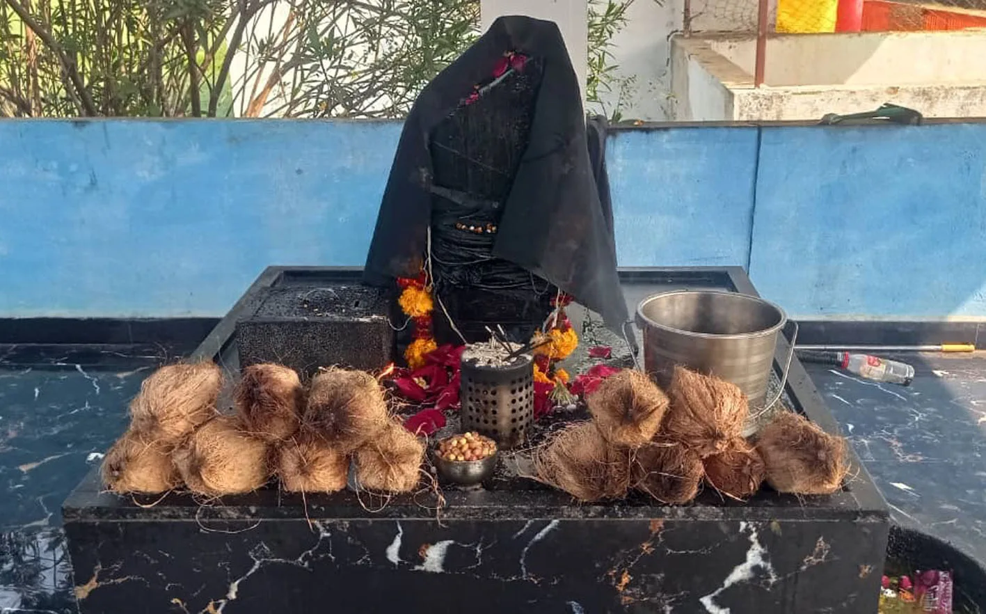 नवग्रह इच्छापूर्ति शनि मंदिर में शनिश्चरी अमावस्या की तैयारी  