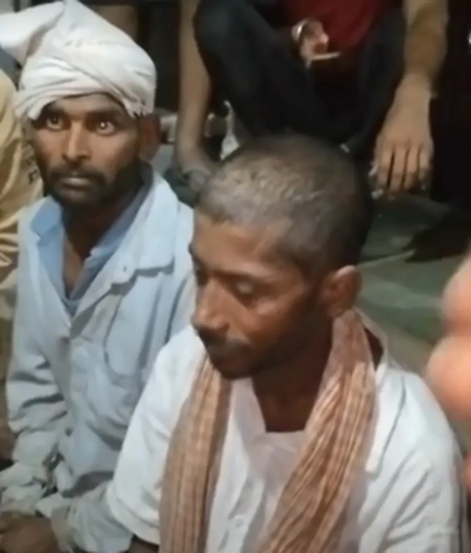 खेत में बैठे दो संदिग्ध युवकों को ग्रामीणो ने किया पुलिस के हवाले