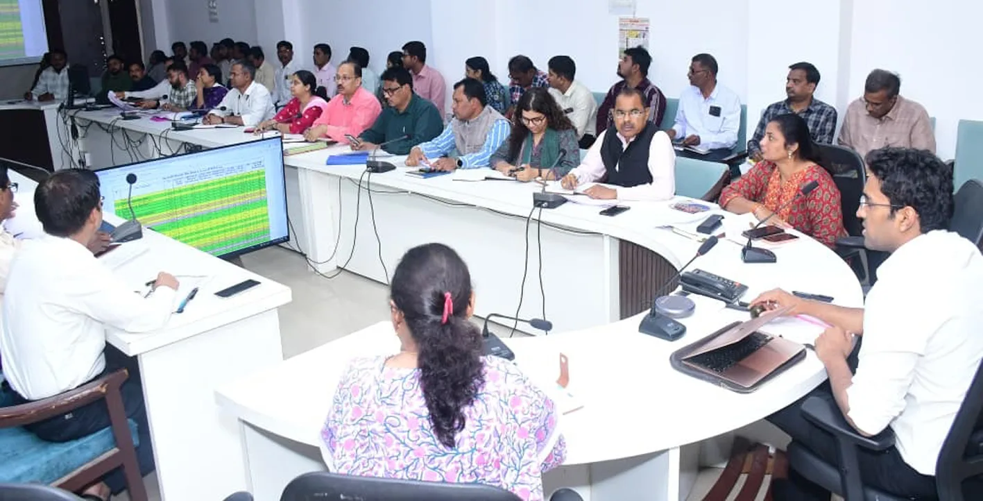 अधिकारी कार्य की गहराई में जाएं, ठोस परिणाम दिखें