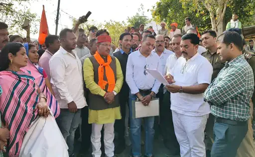 आंगनबाड़ी कार्यकर्ताओं ने की मानदेय बढ़ाने की मांग, सौंपा ज्ञापन