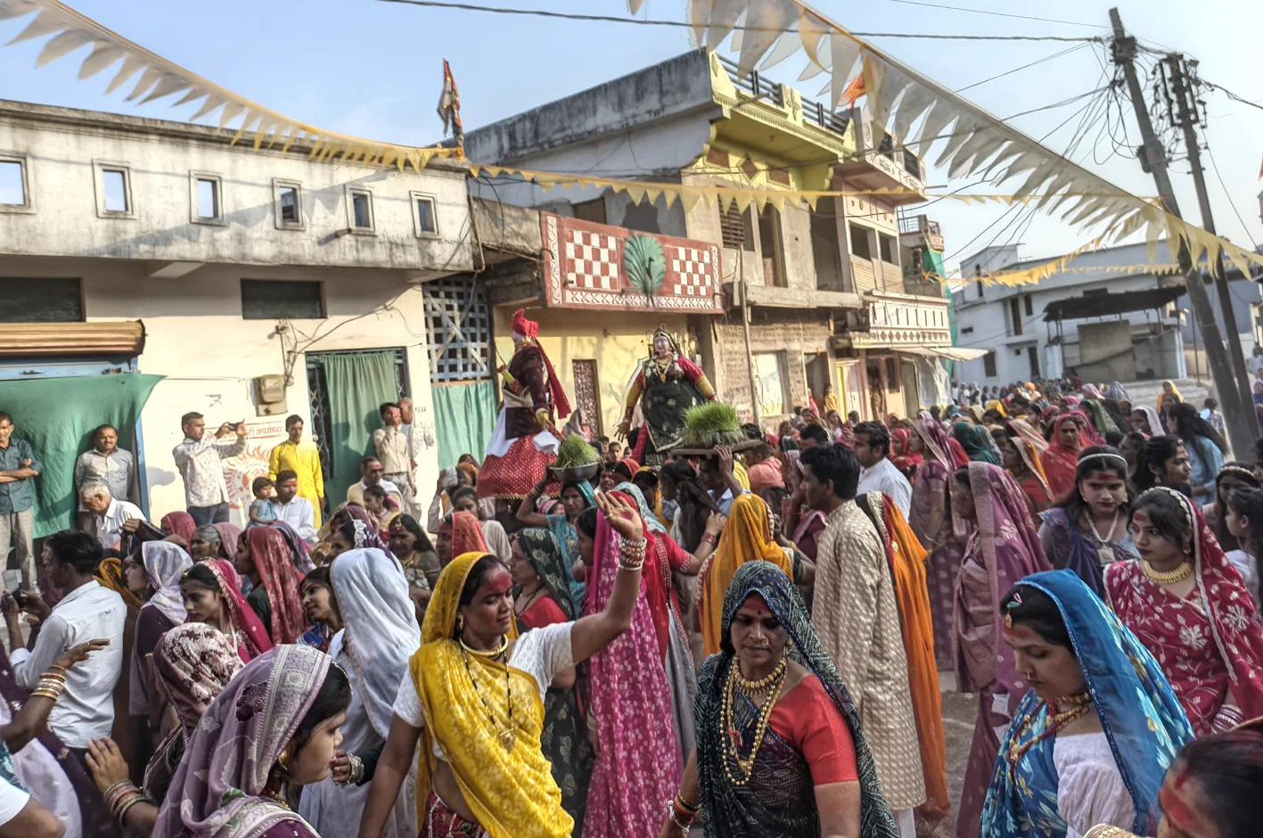  धनियर राजा के साथ पानी पर निकली रनुबाई, लगी लगन, आज होगी विदाई