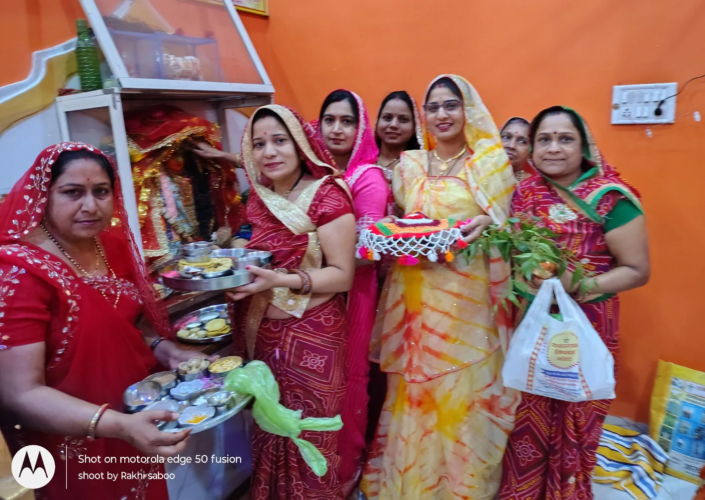 शीतला माता की पूजा कर लगाया बासी भोग