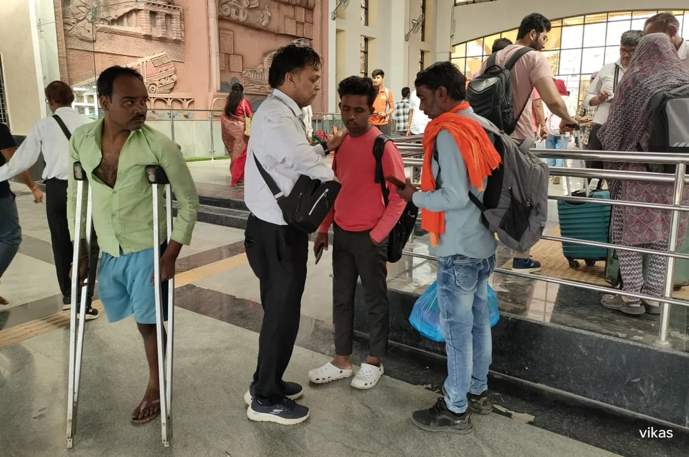 11 माह में ट्रेनों में टिकट चेकिंग अभियान में 5.7 लाख मामले पकड़े
