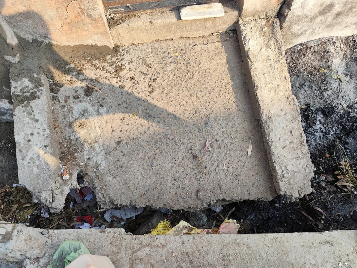 स्कूल परिसर के रपटे की हालत खराब, सुधार नहीं होने से विद्यार्थियों को खतरा