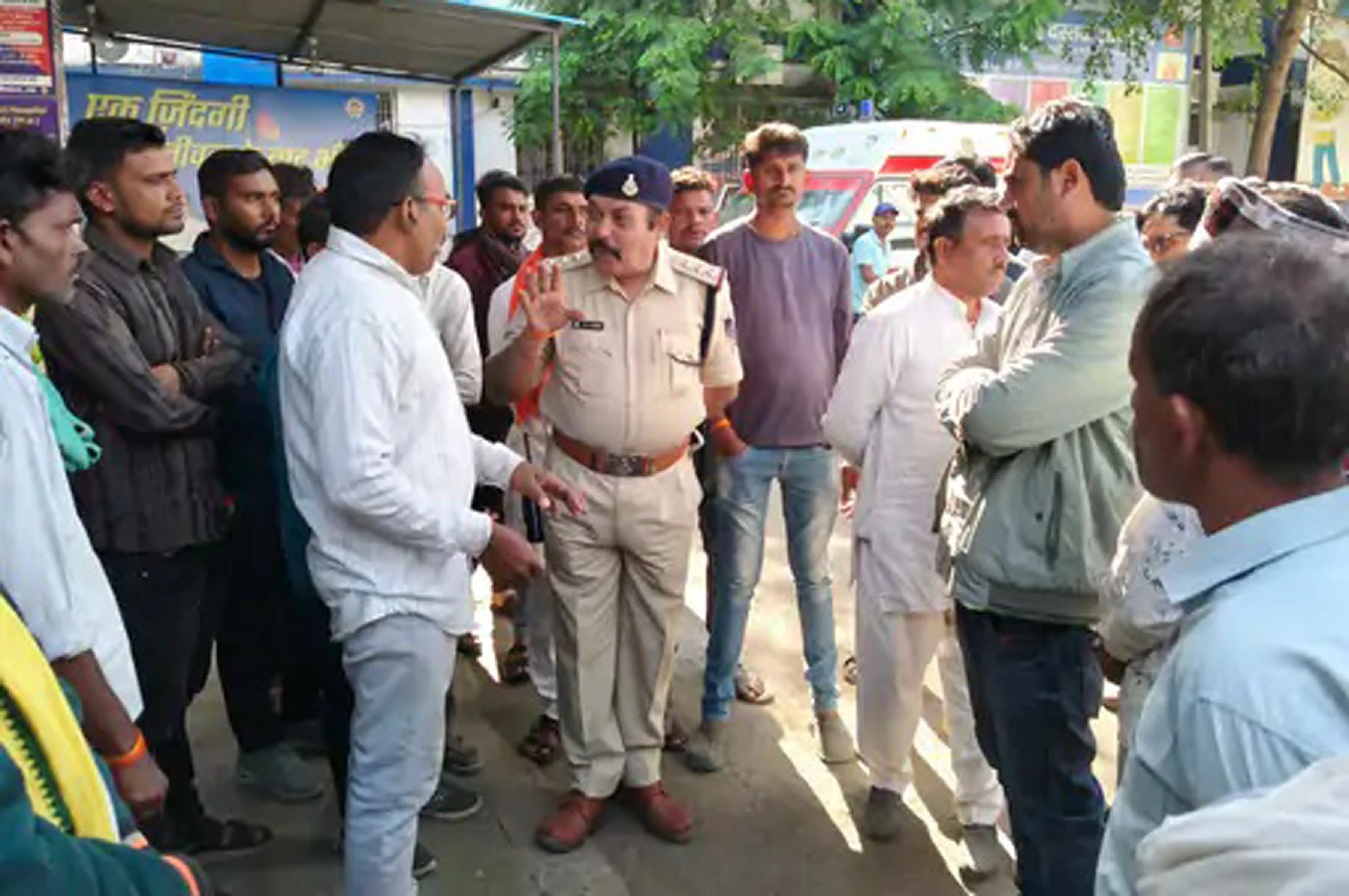 ट्रैक्टर की चपेट में आने से युवक की मौत