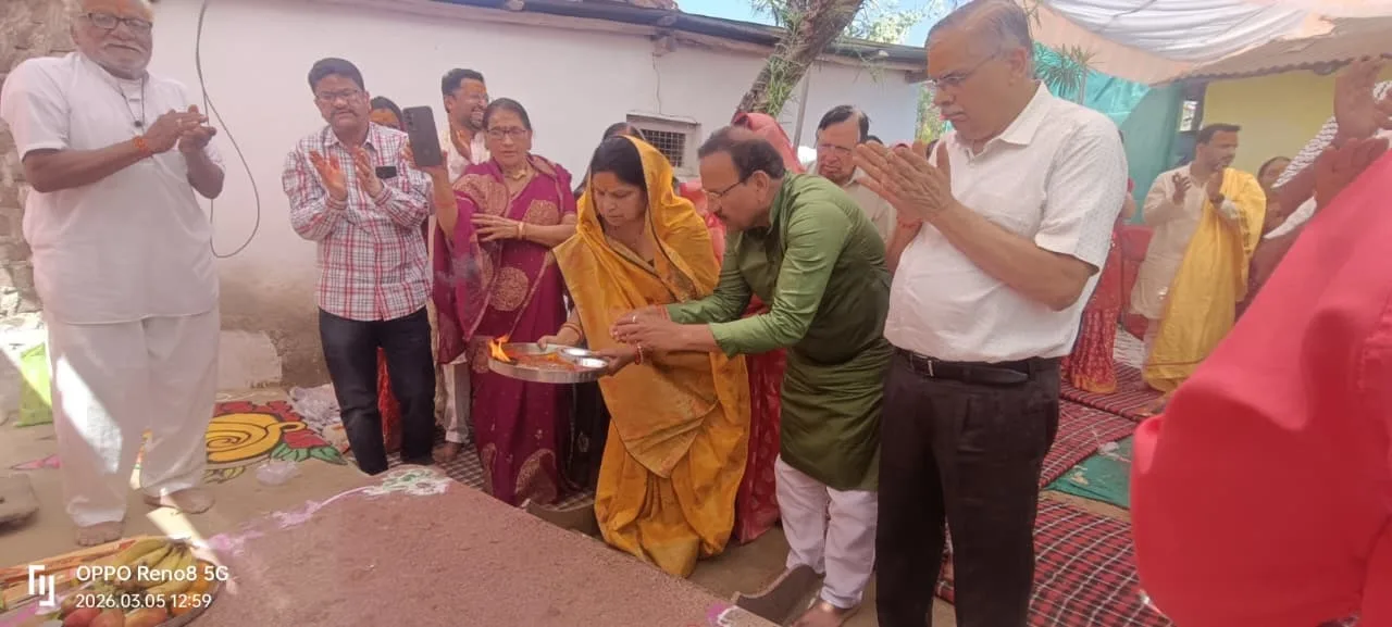 कुलदेवता का पूजन कर लिया आशीर्वाद