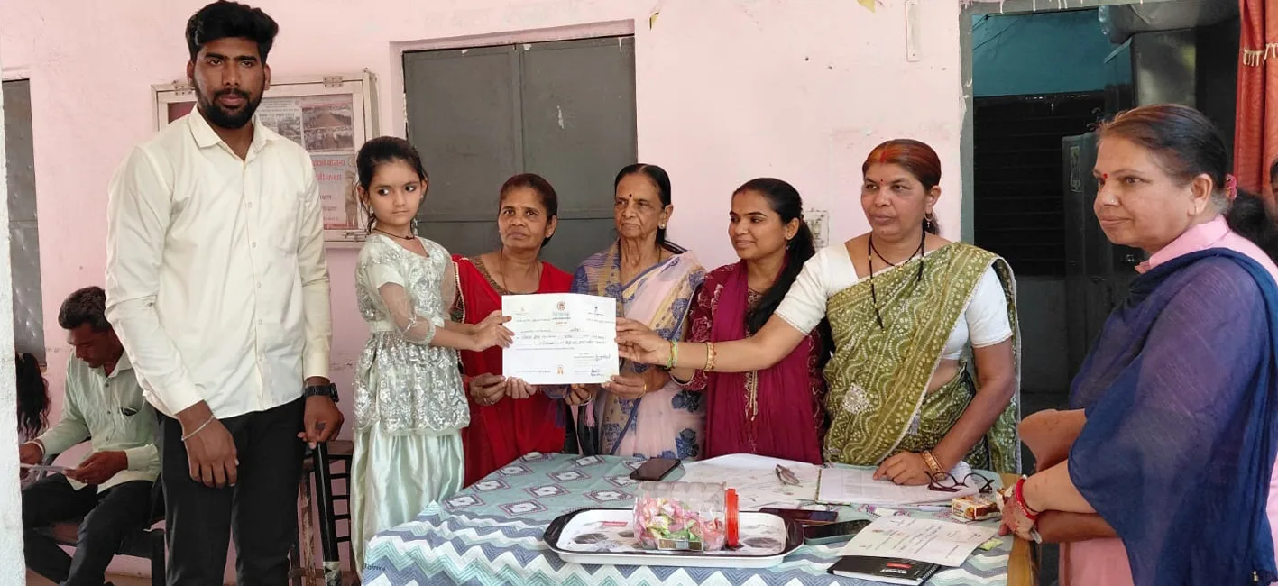 आंगनवाड़ी केन्द्रों में आयोजित हुआ ‘विद्यारम्भ समारोहÓ