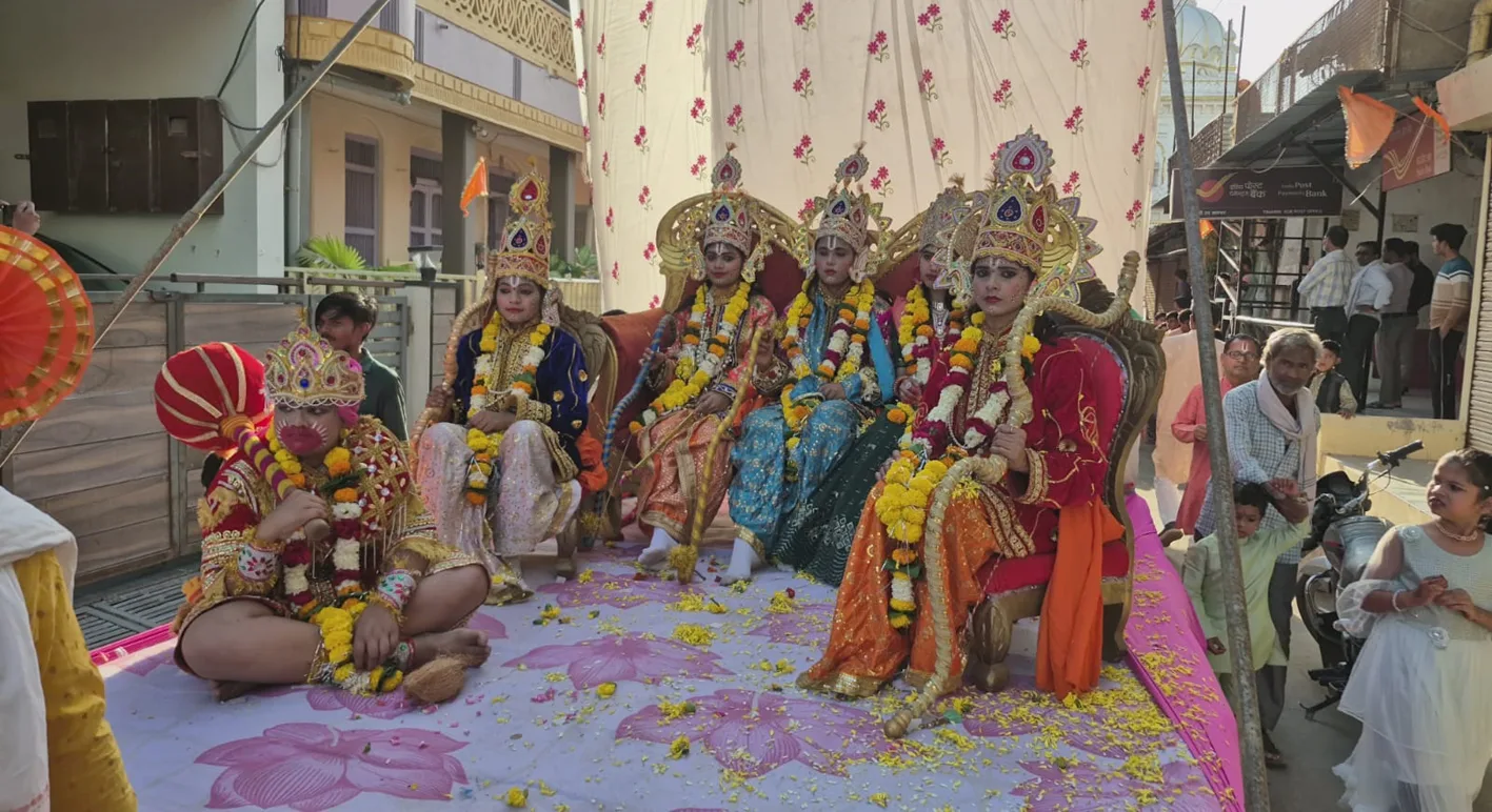 रामनवमी पर निकली शोभायात्रा, जगह-जगह हुआ स्वागत