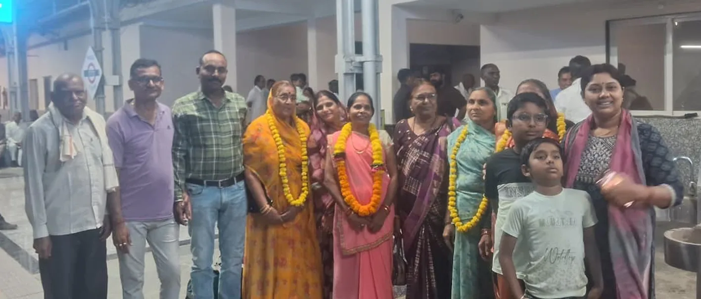 भगवान श्रीराम के दर्शन के लिए रवाना हुए वृद्धजन  