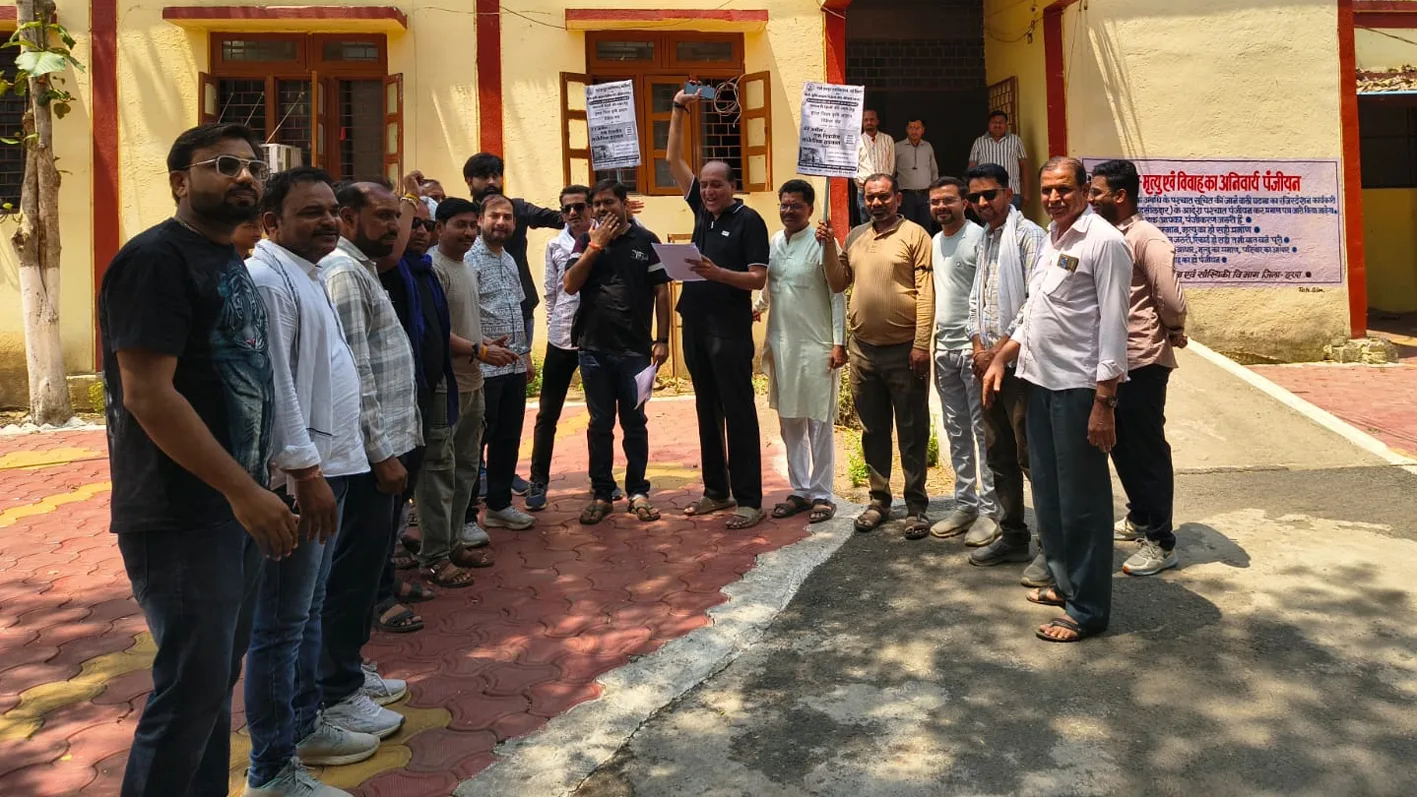 कृषि आदान विक्रेता संघ ने प्रधानमंत्री के नाम तहसील में सौंपा ज्ञापन