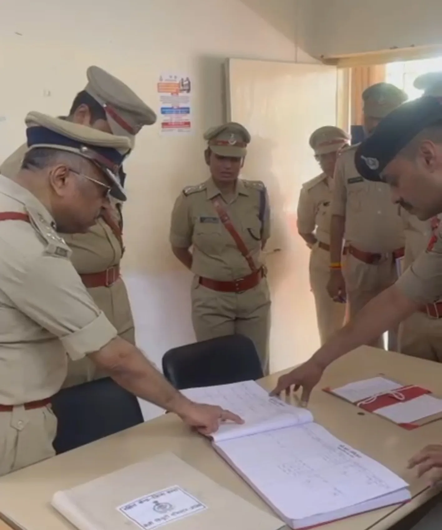 डीआईजी प्रशांत खरे का वार्षिक निरीक्षण