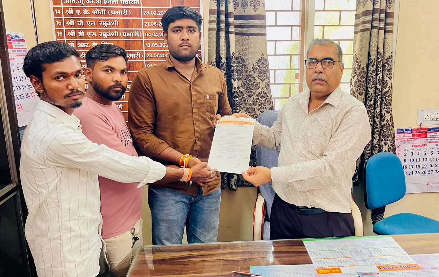 स्कूलों की अनियमितताओं को लेकर अभाविप ने सौंपा ज्ञापन