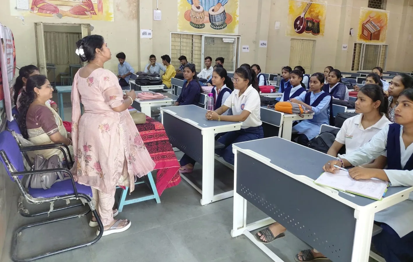विश्व माहवारी स्वच्छता दिवस पर कार्यक्रम संपन्न