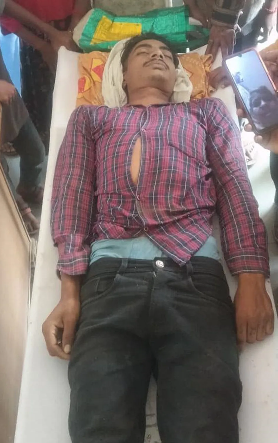 25 वर्षीय युवक ने फांसी लगाकर की आत्महत्या