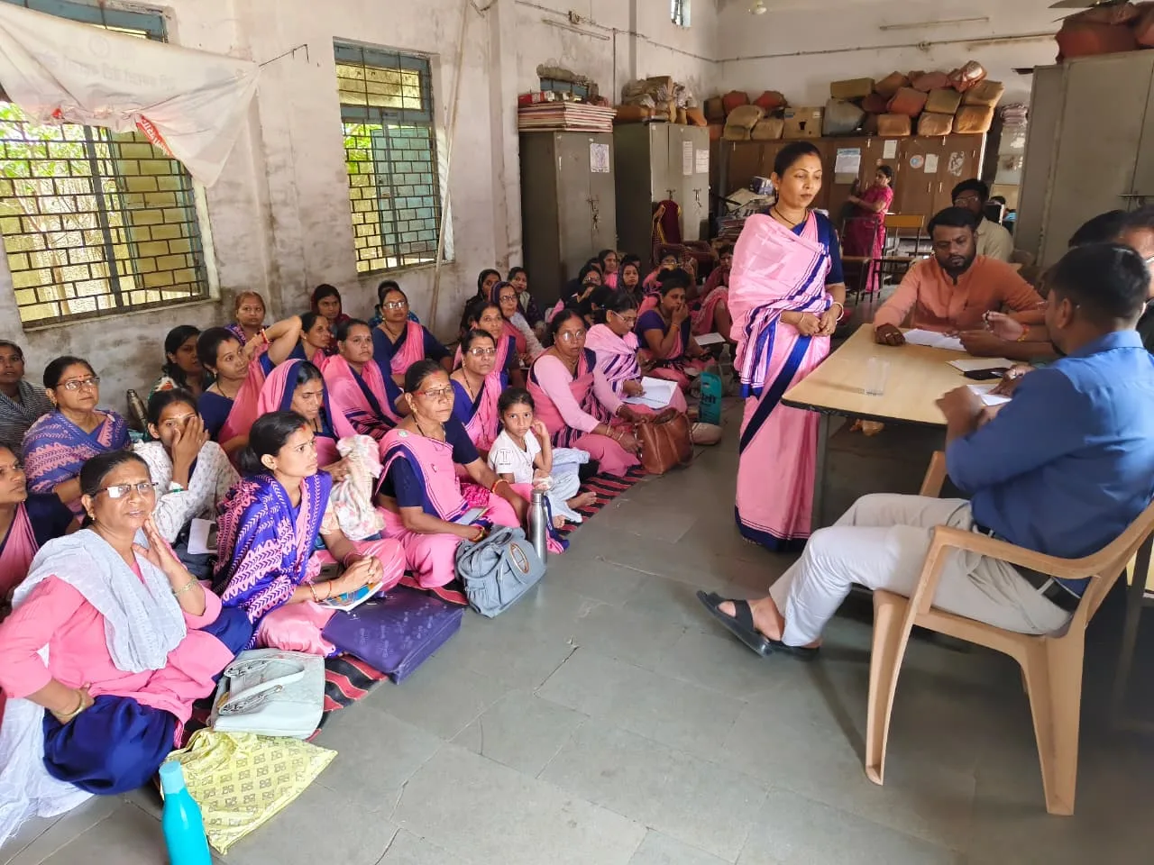 जिला कार्यक्रम अधिकारी ने सक्षम आंगनवाड़ी केन्द्रों की समीक्षा की