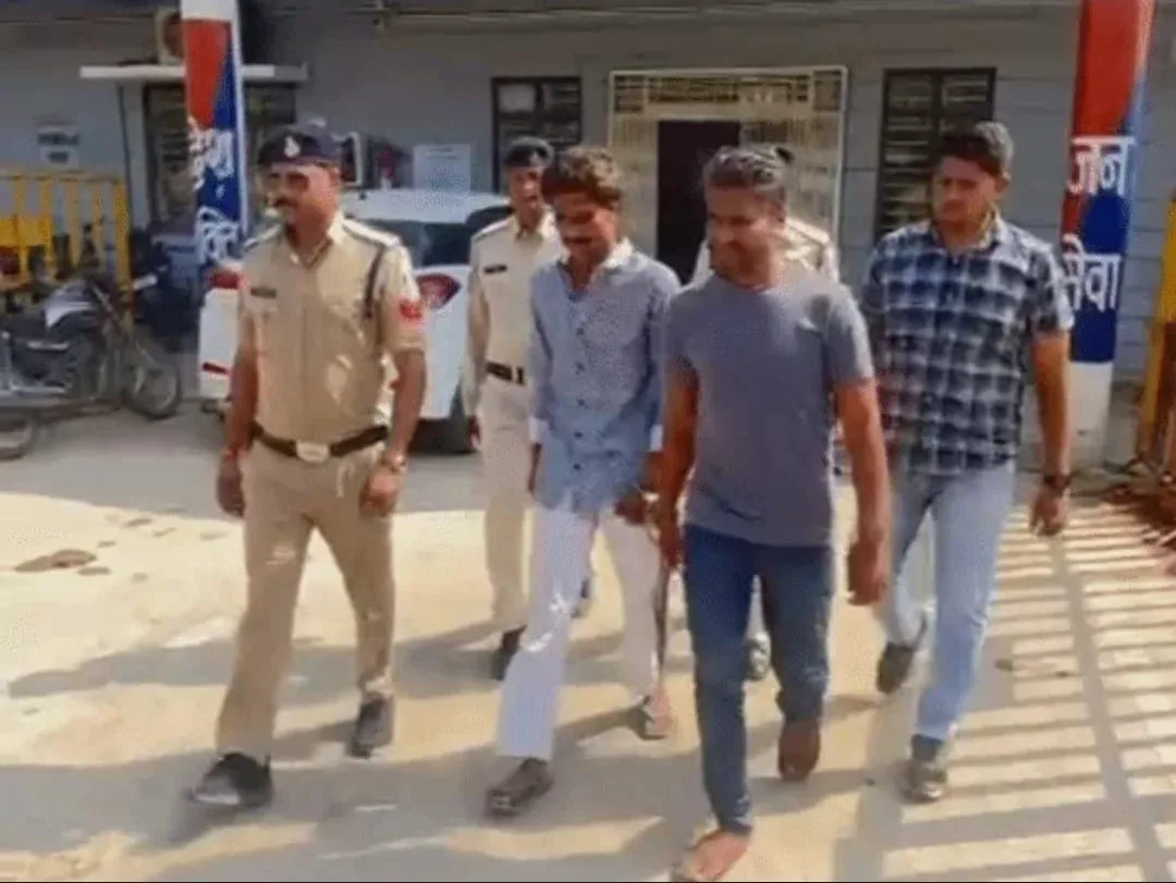 दुकानदार से हफ्ता मांगने वाले बदमाशों को पुलिस ने किया गिरफ्तार