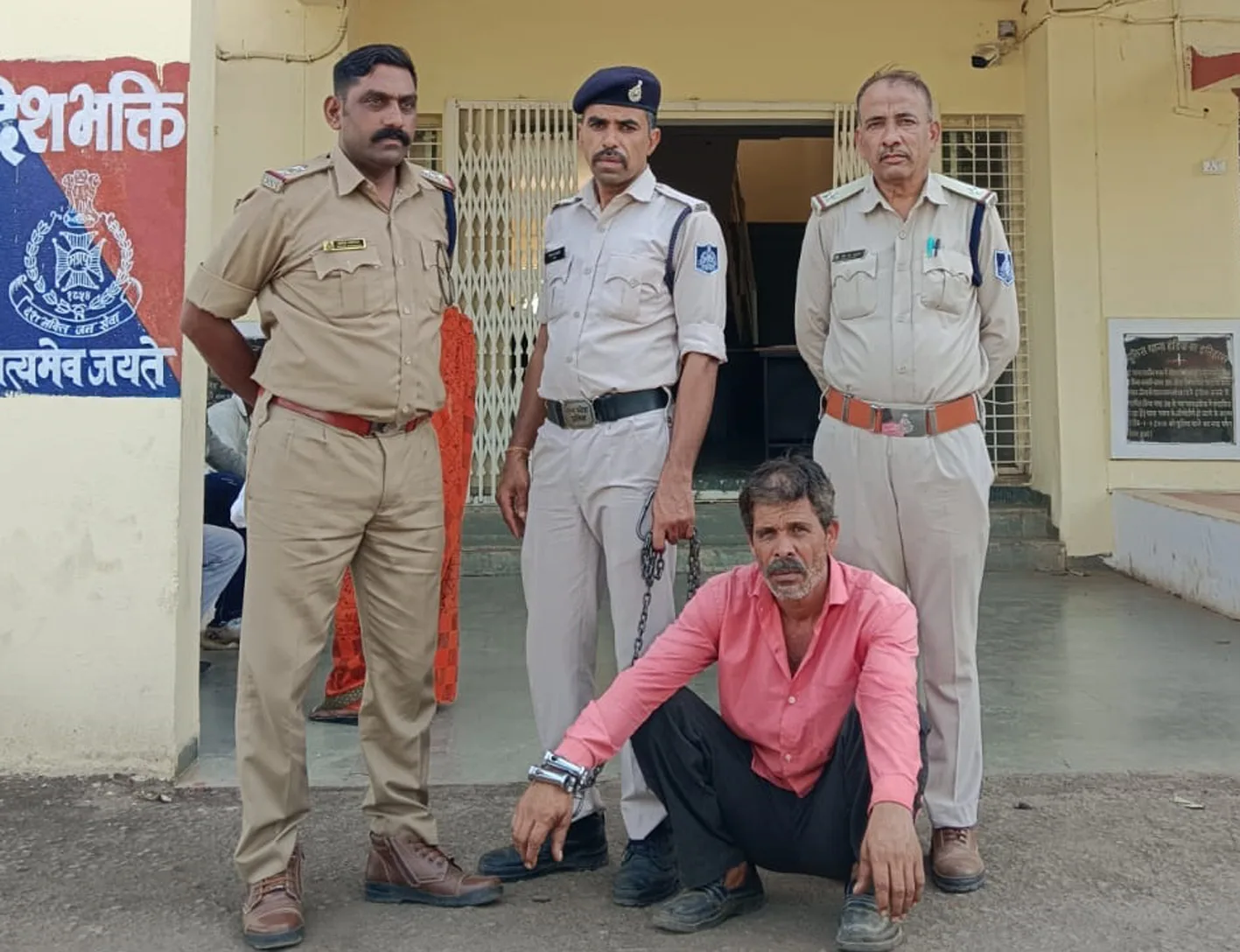जमीनी विवाद में महिला की हत्या, एक आरोपी गिरफ्तार, दूसरा फरार