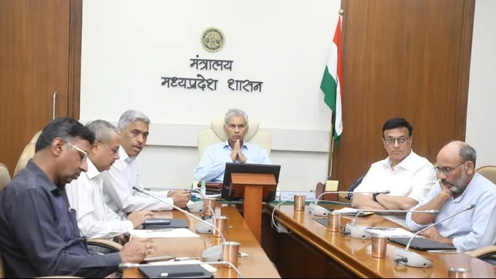 पेयजल संकट पर सरकार सख्त, हर जिले में बनेगा कंट्रोल रूम