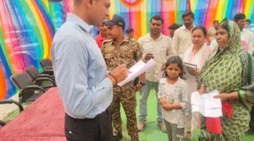 जनकल्याण शिविर में पहुंचे कलेक्टर, ग्रामीणों की समस्याएं सुनकर मौके पर दिए समाधान के निर्देश