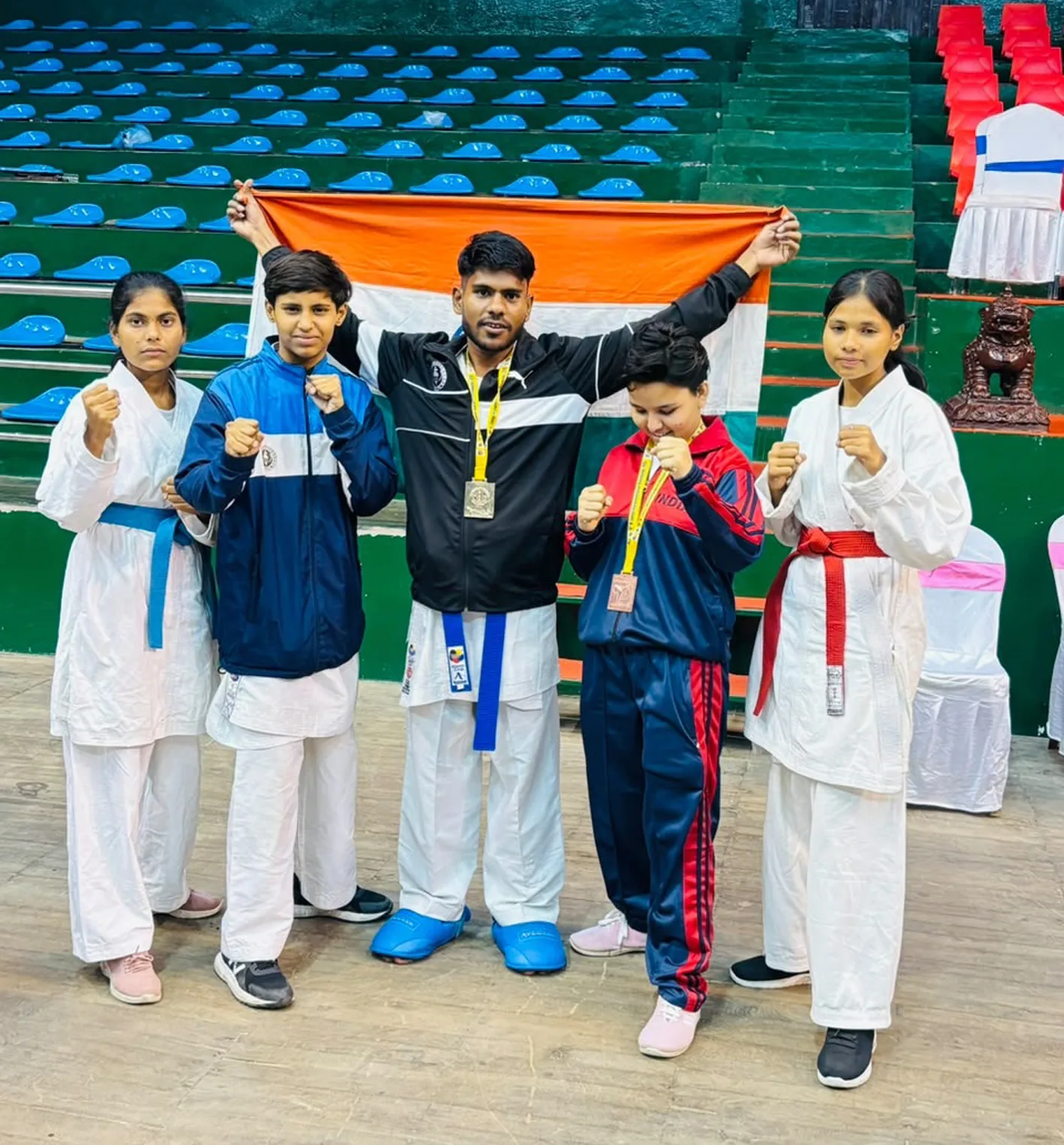 नेपाल ओपन कराटे चैंपियनशिप में अर्पण ने जीता स्वर्ण, चंचल ने कांस्य पदक