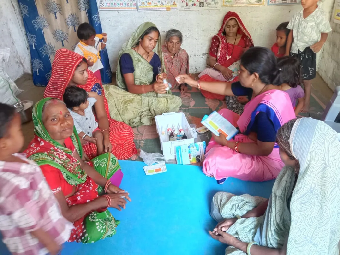 ‘हमारा गांव हमारी जिम्मेदारी’ अभियान के तहत गांव-गांव हो रही पानी की जांच
